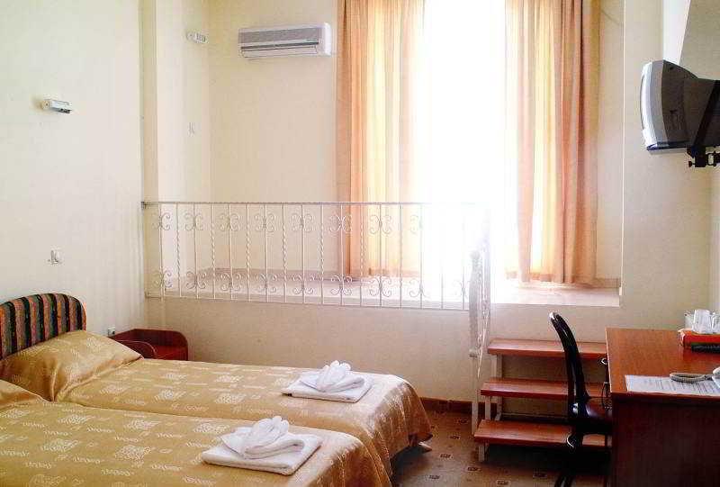 Vip Hotel Skopje - New Management מראה חיצוני תמונה