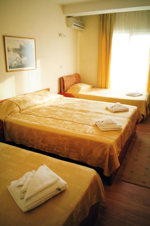 Vip Hotel Skopje - New Management מראה חיצוני תמונה