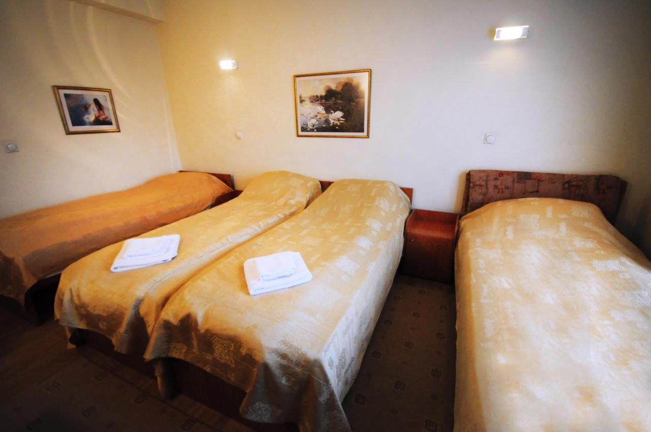 Vip Hotel Skopje - New Management מראה חיצוני תמונה