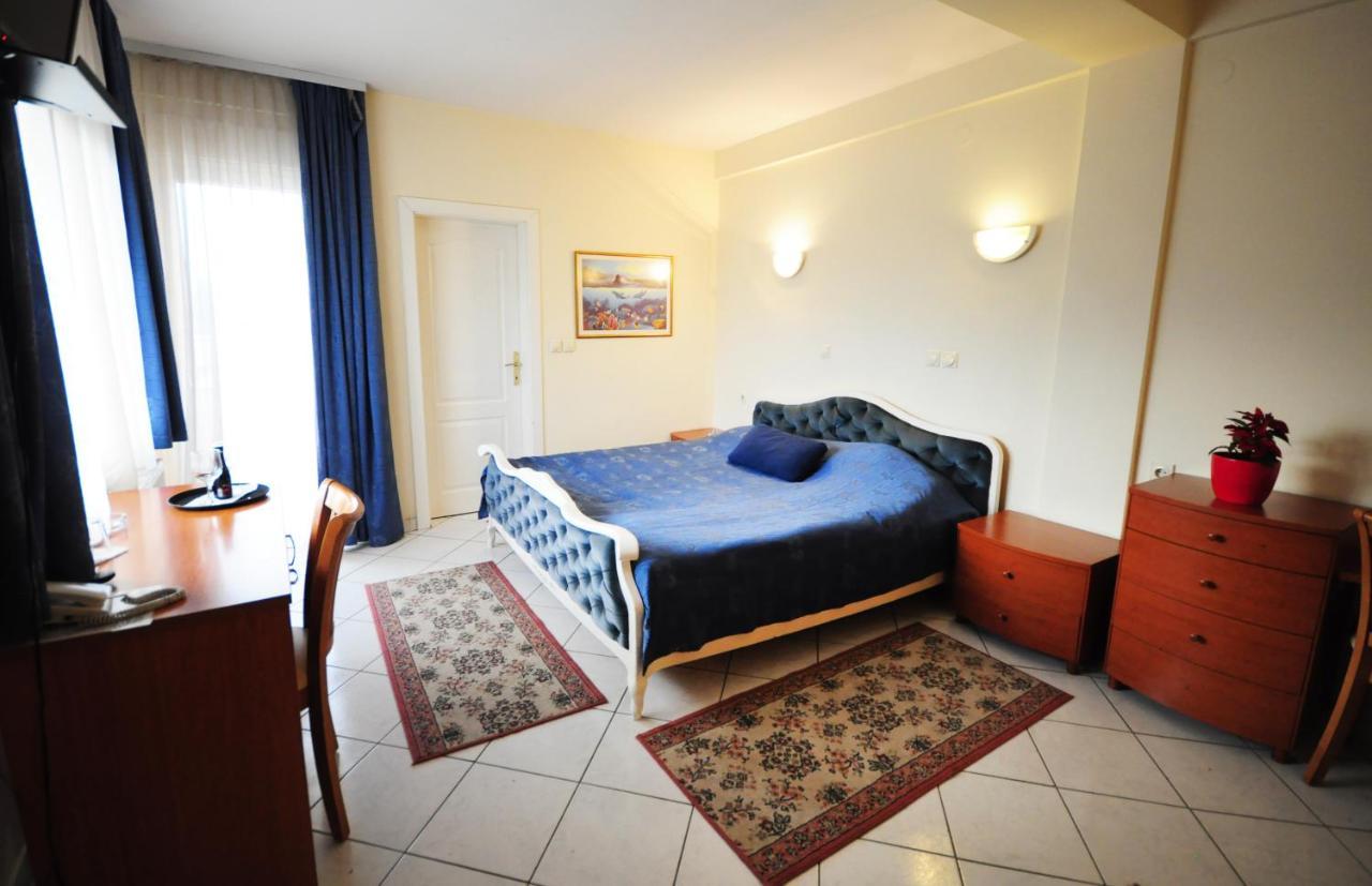 Vip Hotel Skopje - New Management מראה חיצוני תמונה