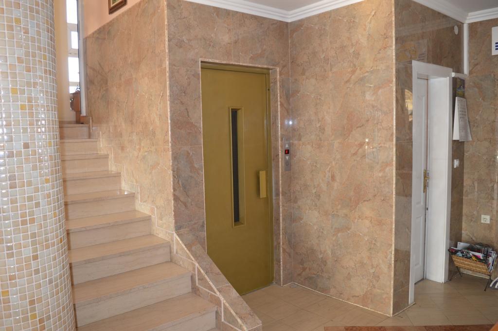 Vip Hotel Skopje - New Management מראה חיצוני תמונה