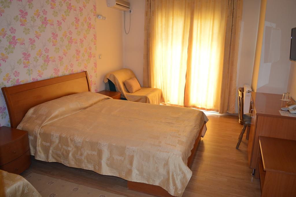 Vip Hotel Skopje - New Management מראה חיצוני תמונה