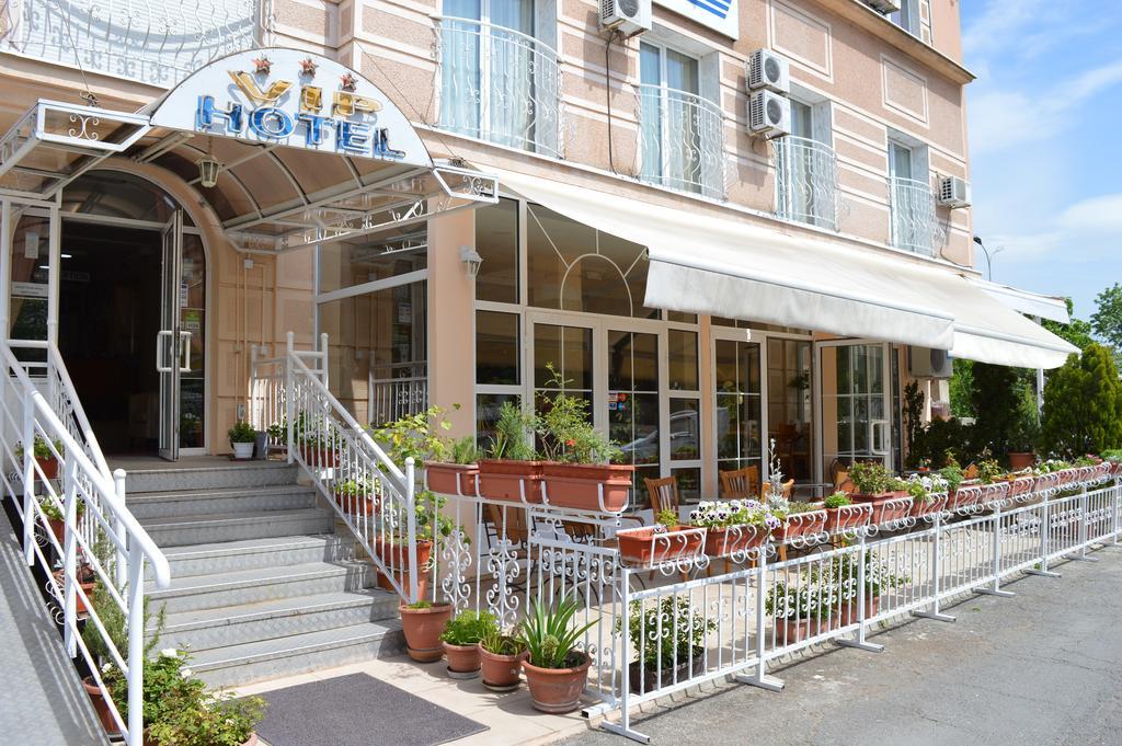 Vip Hotel Skopje - New Management מראה חיצוני תמונה