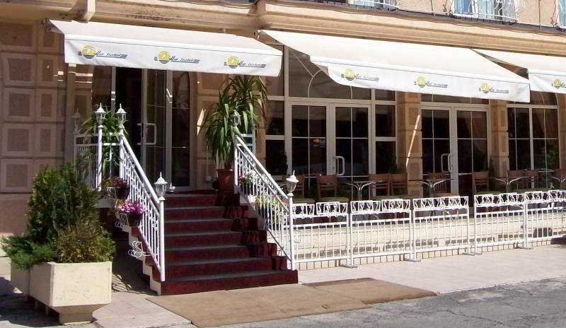 Vip Hotel Skopje - New Management מראה חיצוני תמונה