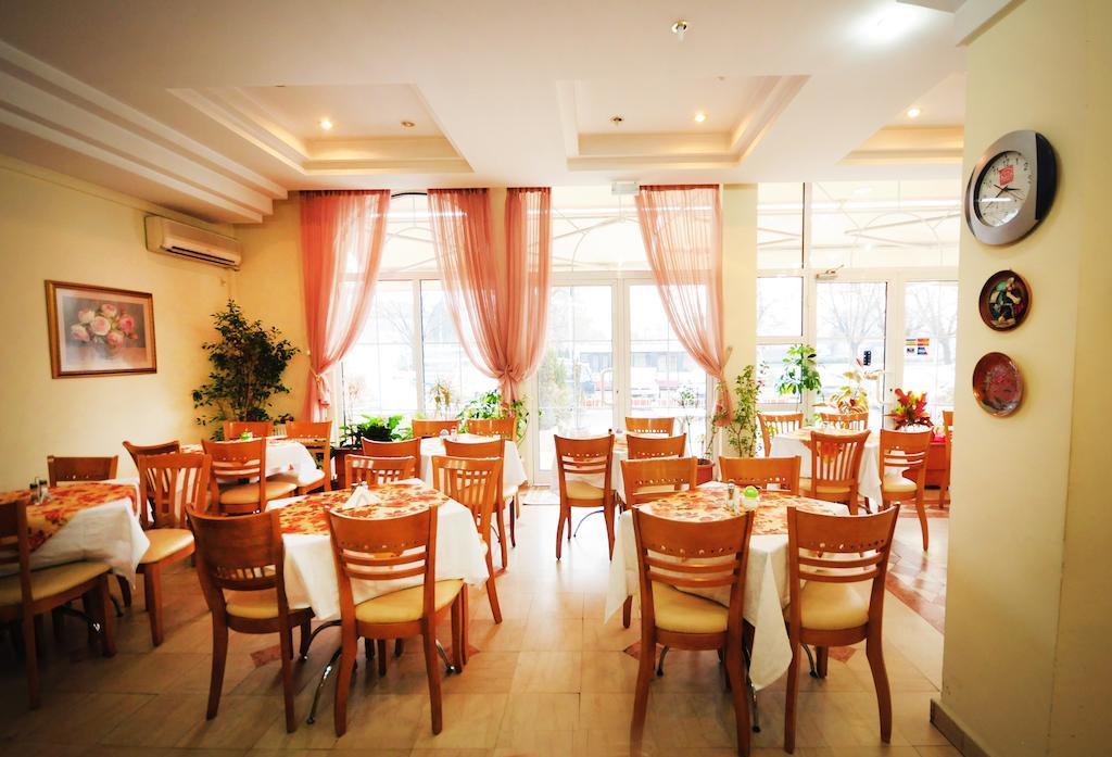 Vip Hotel Skopje - New Management מראה חיצוני תמונה