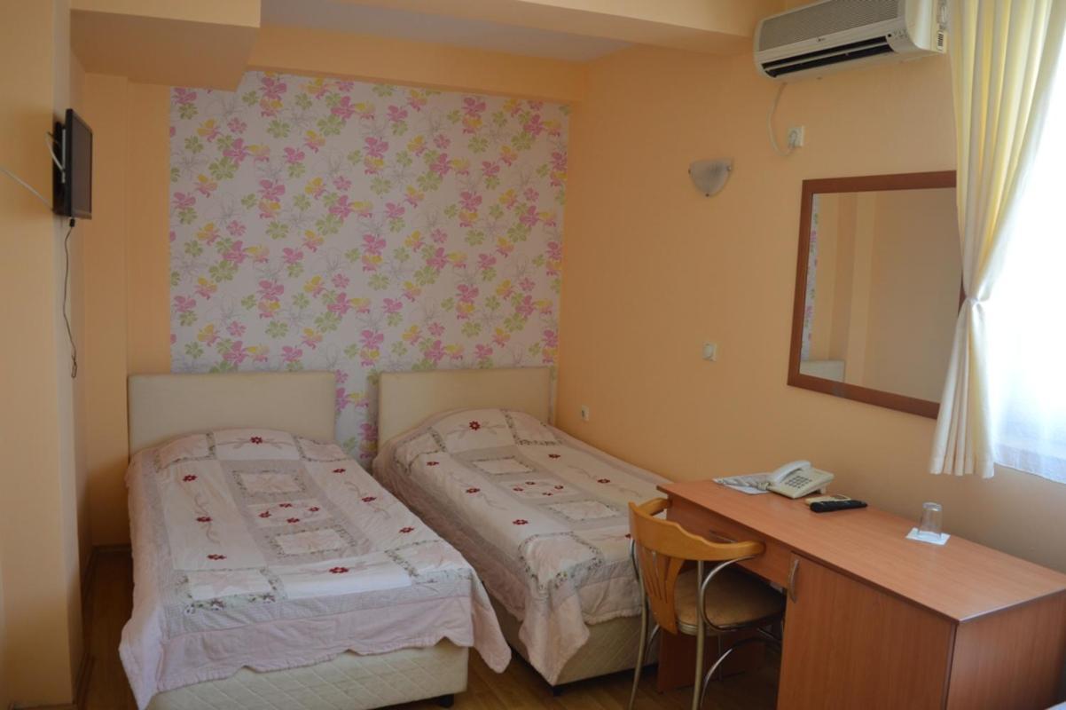 Vip Hotel Skopje - New Management מראה חיצוני תמונה