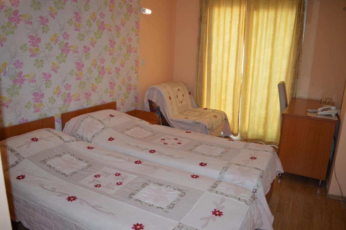 Vip Hotel Skopje - New Management מראה חיצוני תמונה