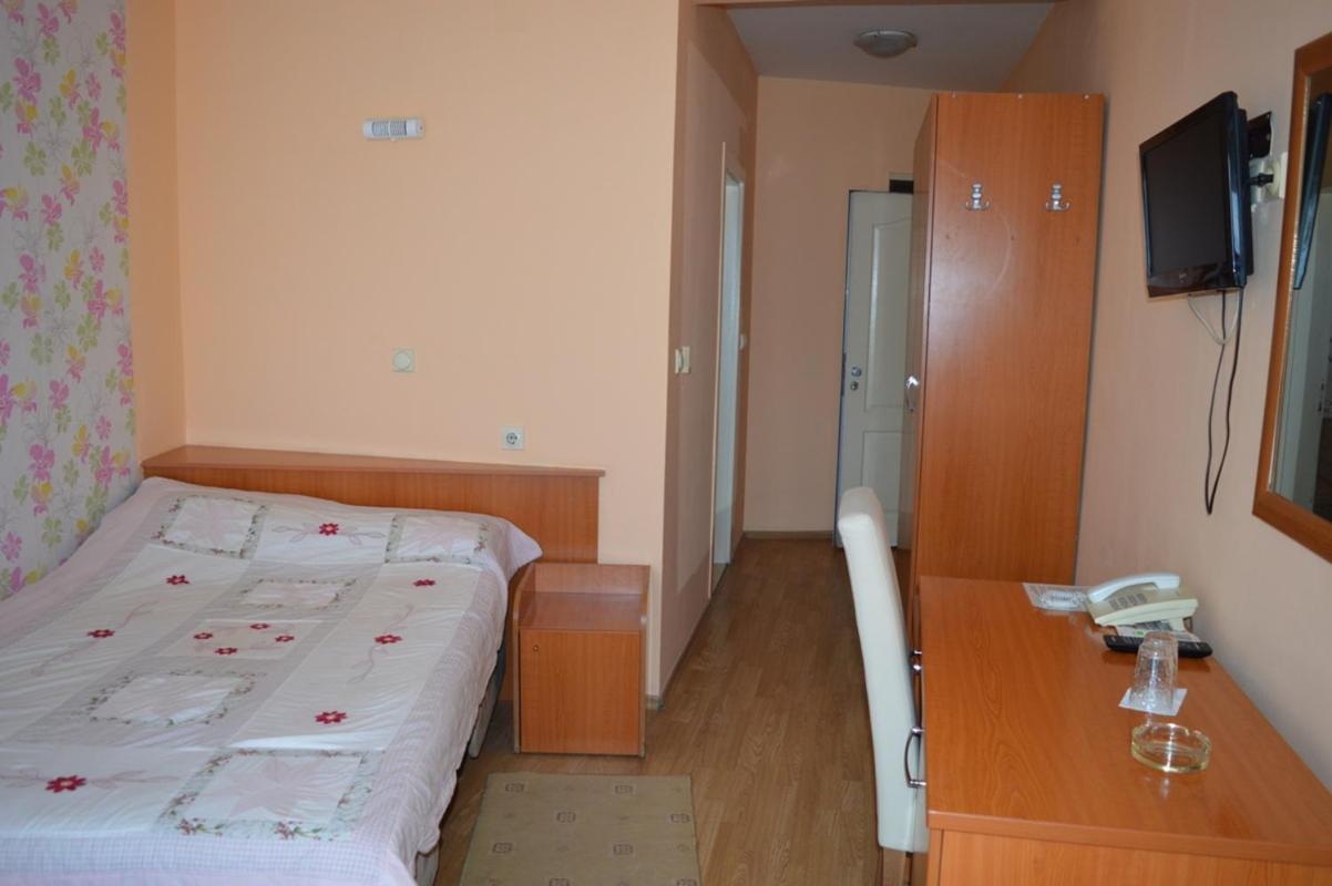 Vip Hotel Skopje - New Management מראה חיצוני תמונה