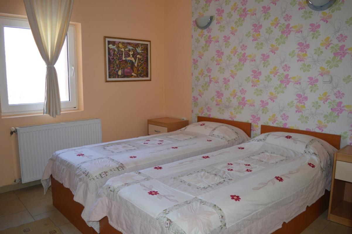 Vip Hotel Skopje - New Management מראה חיצוני תמונה